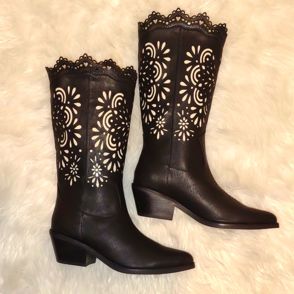 👣WIDOW🐇 Lasercut Cowboy Boots follow the rabbit footwear - Picture 2 of 16